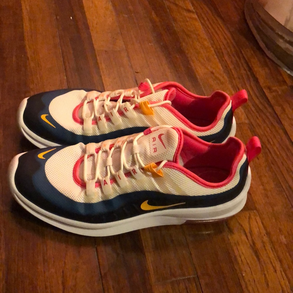Nike Air Max Athletic Shoes